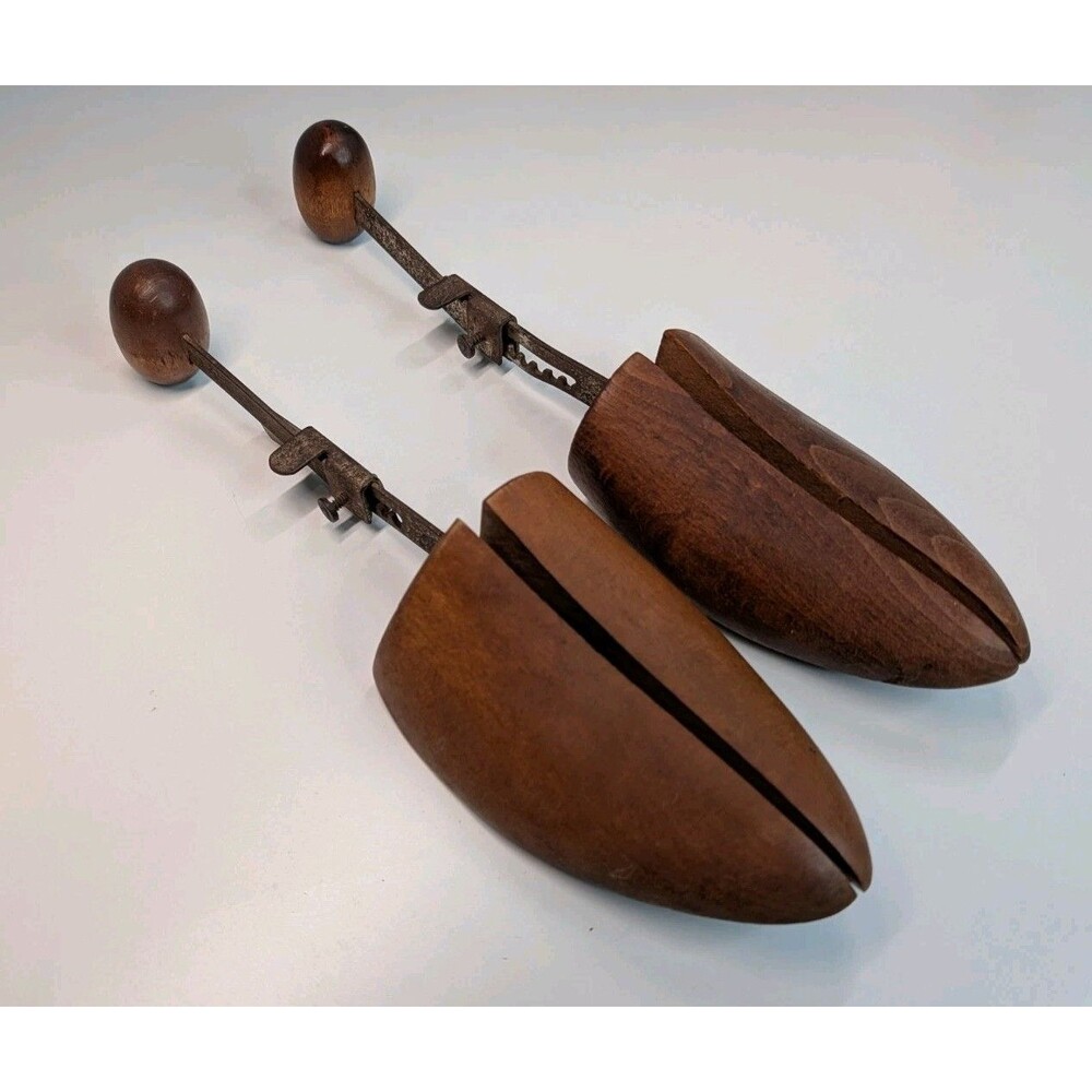 Antique Wooden Shoe Trees Pair Split Toe Iron Ratchet Adjustable Mens Size 4